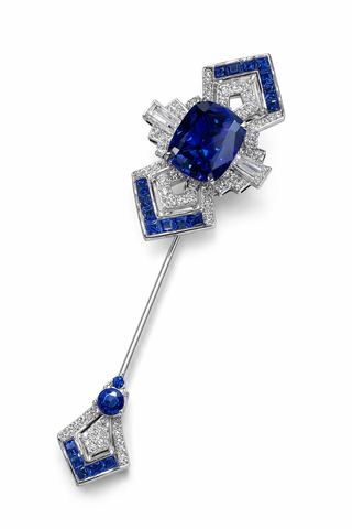 lyra-sapphire-brooch-close-up