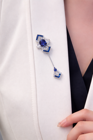 lyra-sapphire-brooch 