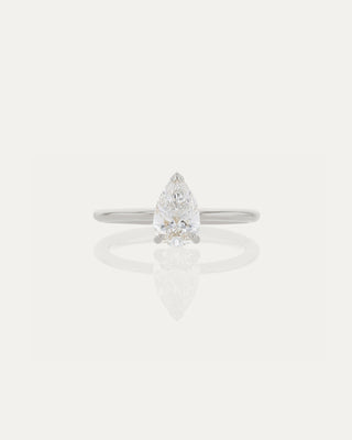 PEAR CUT LAB DIAMOND CLASSIC SOLITAIRE RING 18K GOLD