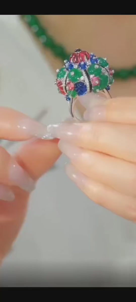 lady wearing azzallure trinity gem ring 